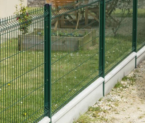 Clôture grillagée en panneaux